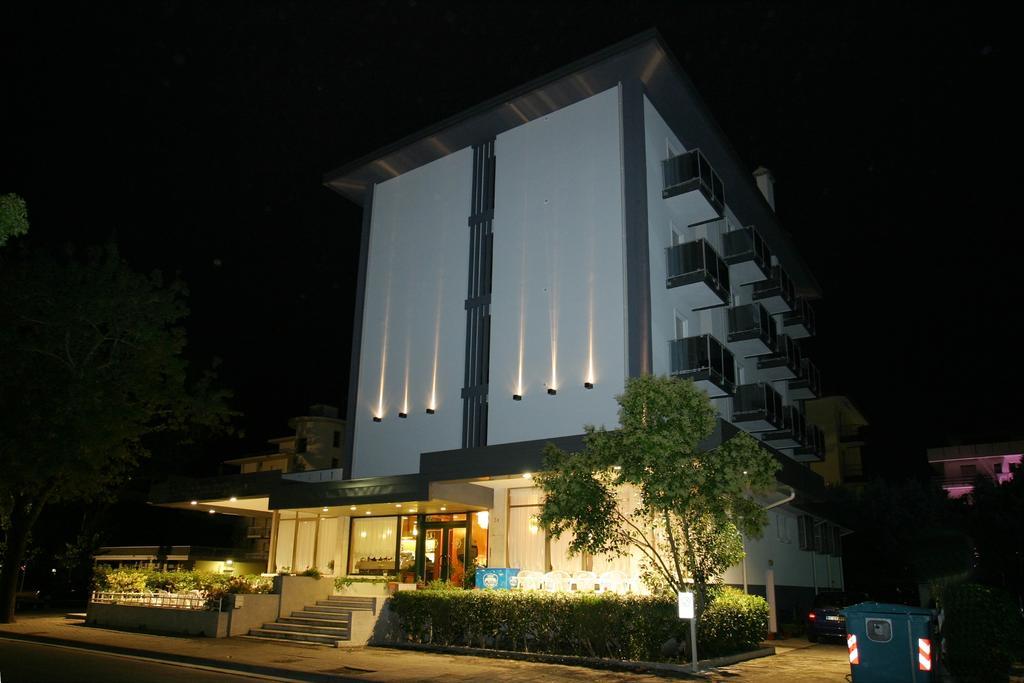 Hotel Domingo Lido di Jesolo Exteriör bild